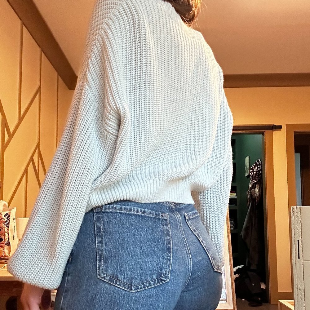 sweater - Picture 5 of 5